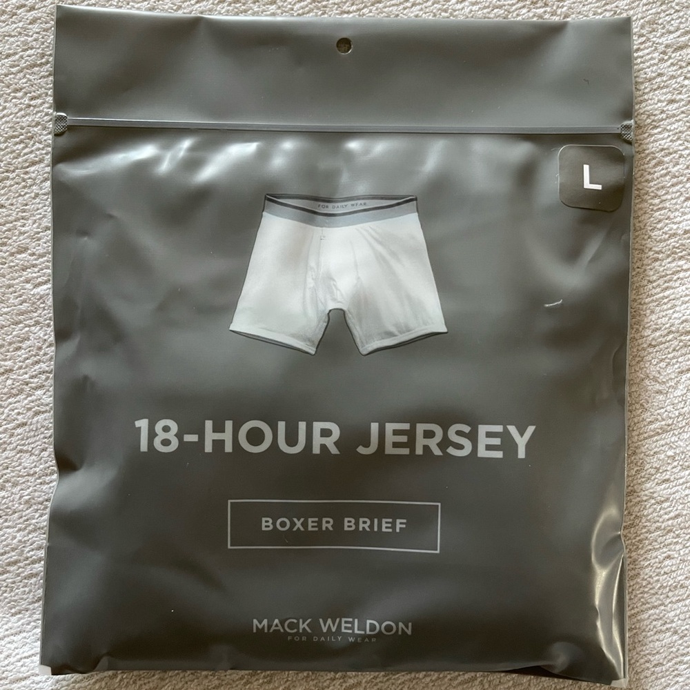 UNOPENED Mack Weldon 18-hr boxer brief, size Large moss/rainforest pattern